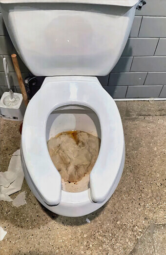 https://blockeddrainstrigg.com.au/uploads/2025/07/blocked-toilet-27776.jpg